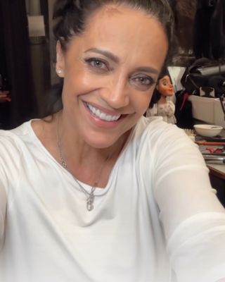 Kdo nosí naše šperky? Od Lucie Bílé (záběr z živého vysílání, během kterého měla na sobě náš šperk) až po každou z vás. 🤍...